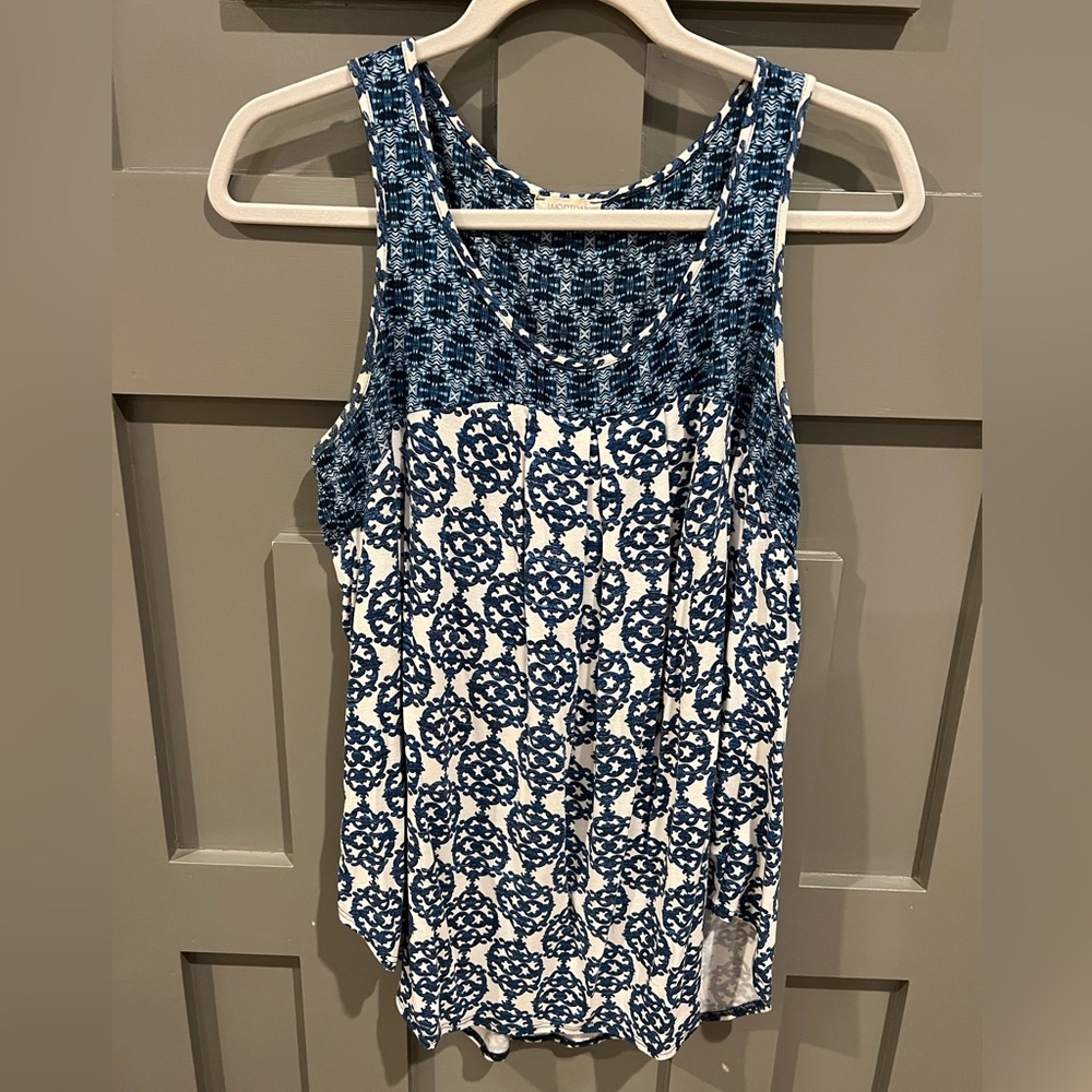 Anthropologie patterned Top Size M